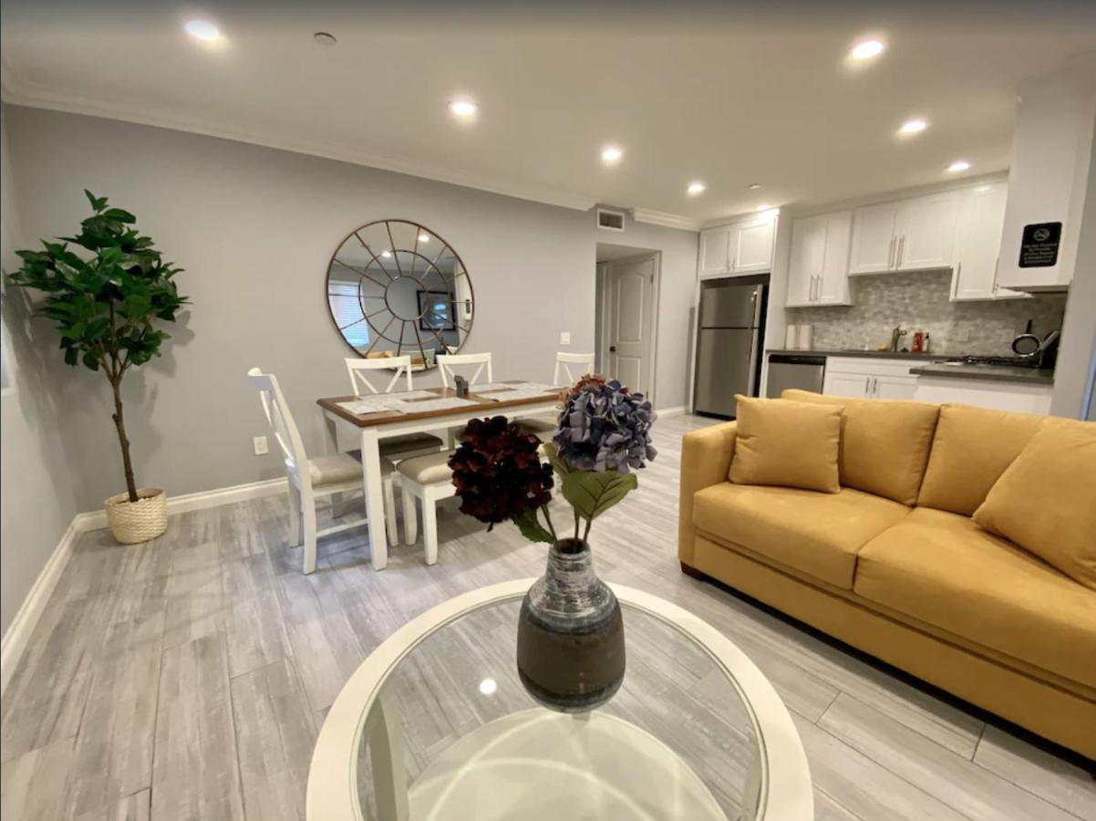 Stylish Hollywood Townhouse - Ideal Location Лос Анджелис Екстериор снимка