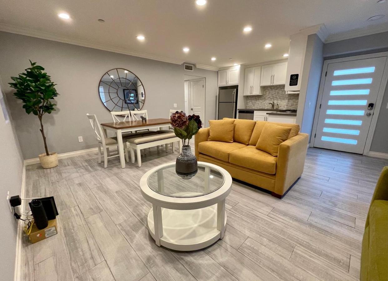 Stylish Hollywood Townhouse - Ideal Location Лос Анджелис Екстериор снимка