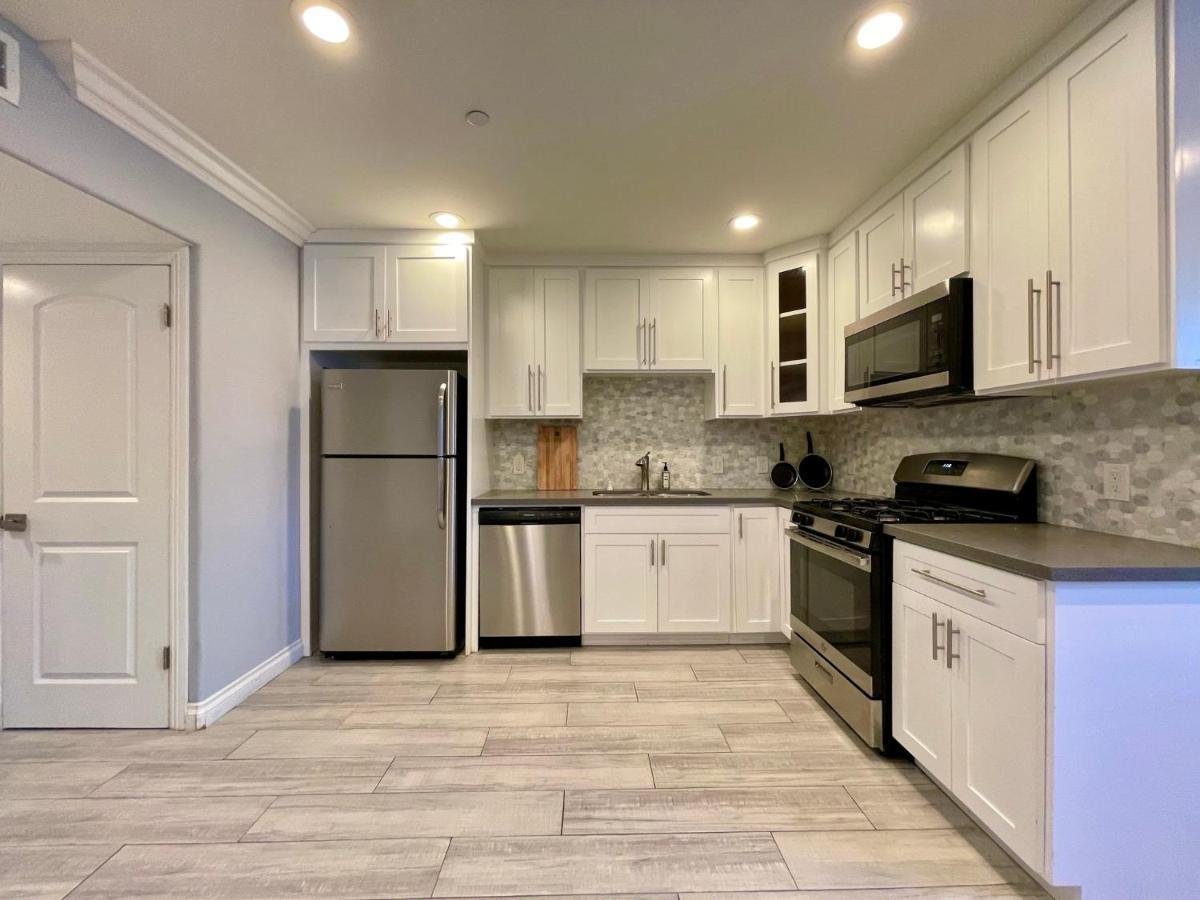 Stylish Hollywood Townhouse - Ideal Location Лос Анджелис Екстериор снимка